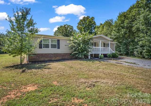 Photo 3 of Single family home for sale at 277 Eldon Grv Dr, Mooresboro, NC 28114 | MLS# 4409588 | Listing updated on 2026-08-14