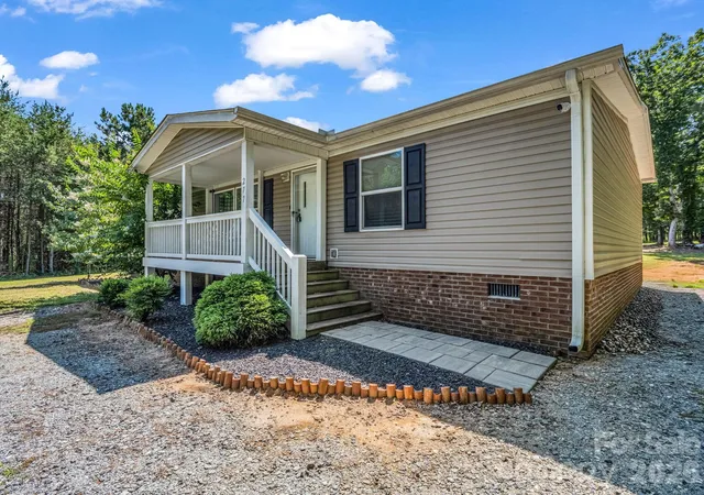 Photo 3 of Single family home for sale at 277 Eldon Grv Dr, Mooresboro, NC 28114 | MLS# 4409588 | Listing updated on 2026-08-14