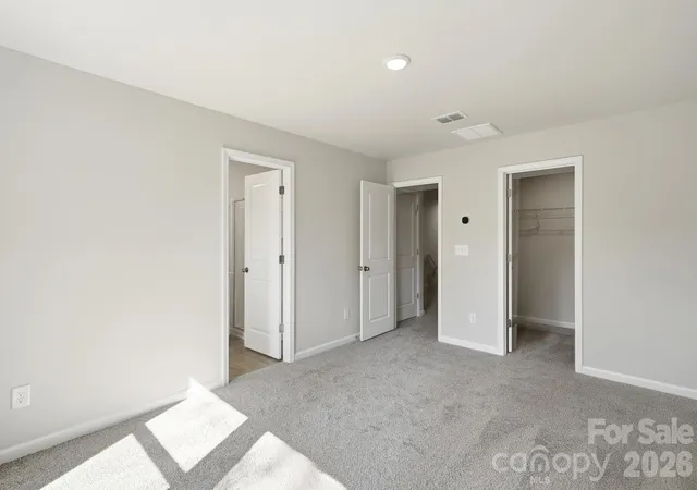 Photo 4 of Townhouse for sale at 3205 Meadow Knoll Dr, Charlotte, NC 28269 | MLS# 4409596 | Listing updated on 2026-10-20