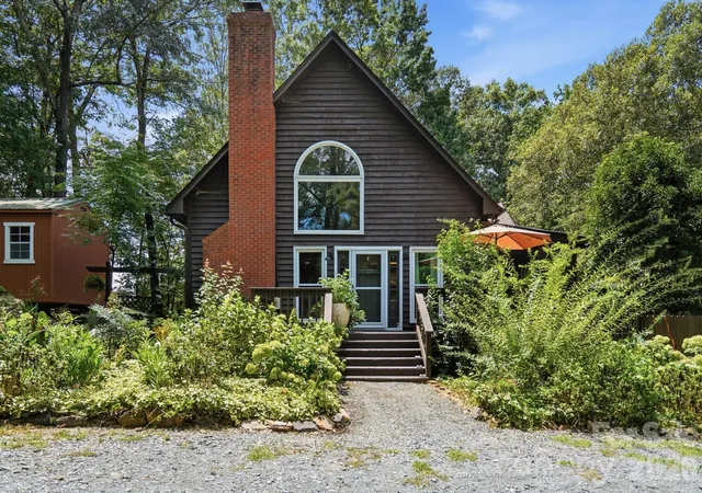 Photo 2 of Single family home for sale at 141 Oak Leaf Ln, Wingate, NC 28174 | MLS# 4409604 | Listing updated on 2026-10-05
