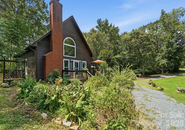 Photo 3 of Single family home for sale at 141 Oak Leaf Ln, Wingate, NC 28174 | MLS# 4409604 | Listing updated on 2026-10-05