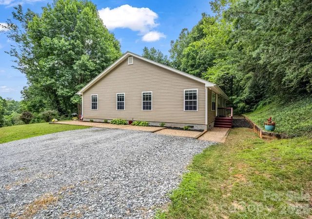 2nd image of 18 Buckle Rdg, Weaverville, NC 28787 | MLS# 4409607