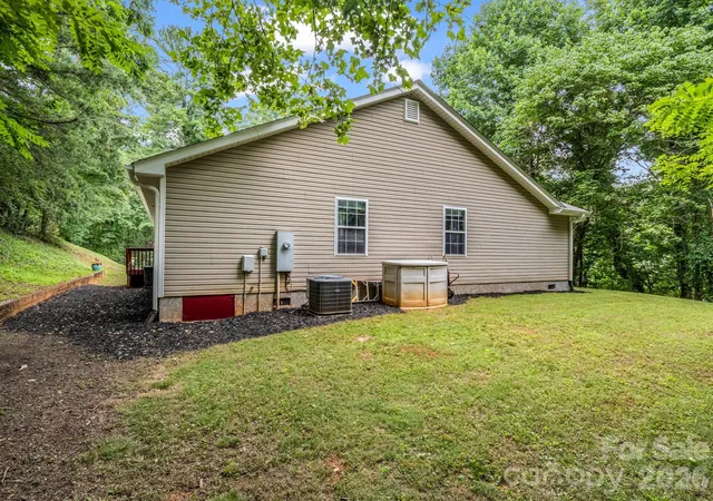 Photo 3 of Single family home for sale at 18 Buckle Ridge, Weaverville, NC 28787 | MLS# 4409607 | Listing updated on 2026-10-02