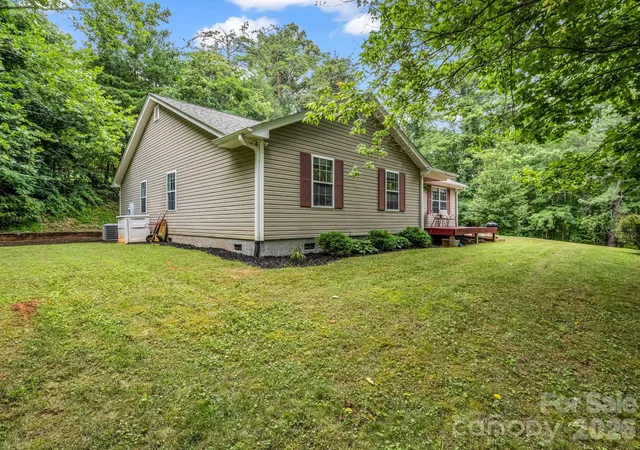 Photo 4 of Single family home for sale at 18 Buckle Ridge, Weaverville, NC 28787 | MLS# 4409607 | Listing updated on 2026-10-02