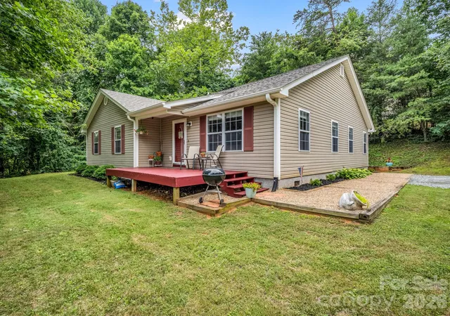 Photo 1 of Single family home for sale at 18 Buckle Ridge, Weaverville, NC 28787 | MLS# 4409607 | Listing updated on 2026-10-02