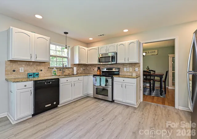5th image of 126 Rusty Nail Dr, Mooresville, NC 28115 | MLS# 4409612