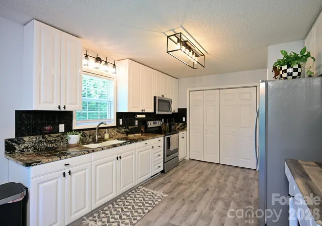 Photo 3 of Single family home for sale at 1151 Shady Ln, Marion, NC 28752 | MLS# 4409618 | Listing updated on 2026-08-15