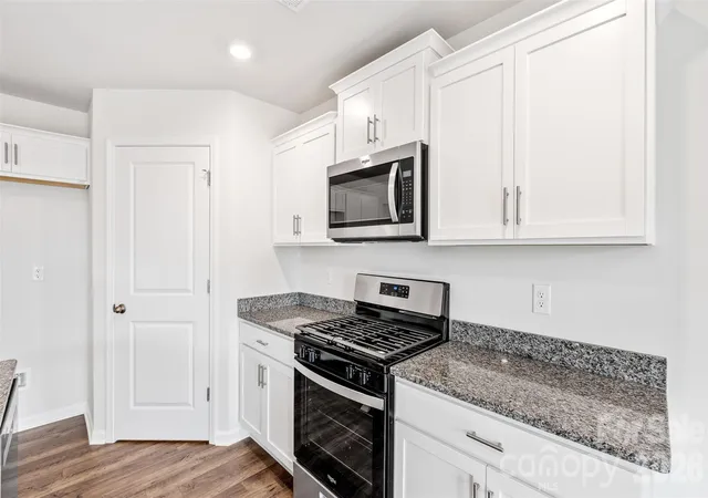 Photo 3 of Single family home for sale at 222 Hyder Ridge Rd, Asheville, NC 28804 | MLS# 4409630 | Listing updated on 2026-10-03