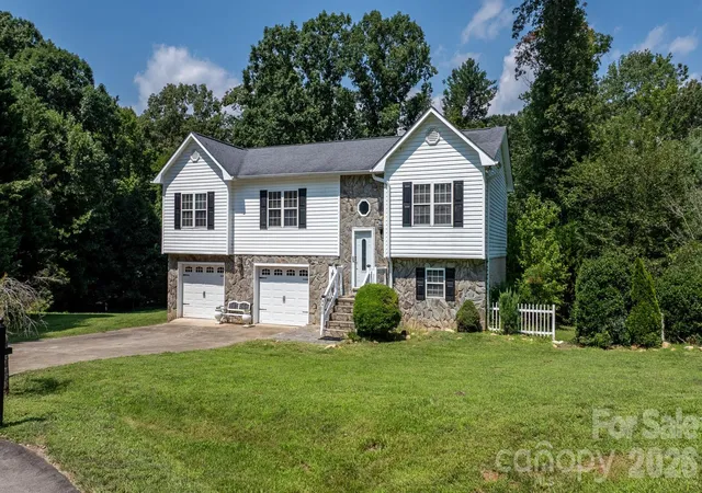1st image of 4400 Willowood Dr, Morganton, NC 28655 | MLS# 4409635