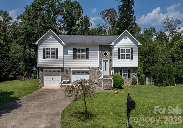 3rd image of 4400 Willowood Dr, Morganton, NC 28655 | MLS# 4409635