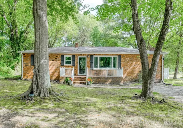 Photo 1 of Single family home for sale at 110 Chapman Cir, Spartanburg, SC 29307 | MLS# 4409645 | Listing updated on 2026-07-31