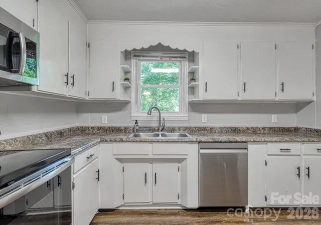 Photo 3 of Single family home for sale at 110 Chapman Cir, Spartanburg, SC 29307 | MLS# 4409645 | Listing updated on 2026-07-31