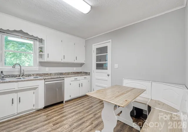 Photo 4 of Single family home for sale at 110 Chapman Cir, Spartanburg, SC 29307 | MLS# 4409645 | Listing updated on 2026-07-31