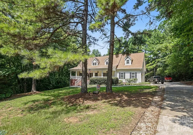 Photo 4 of Single family home for sale at 8401 Shelley Mullis Rd, Fort Mill, SC 29707 | MLS# 4409649 | Listing updated on 2026-08-22