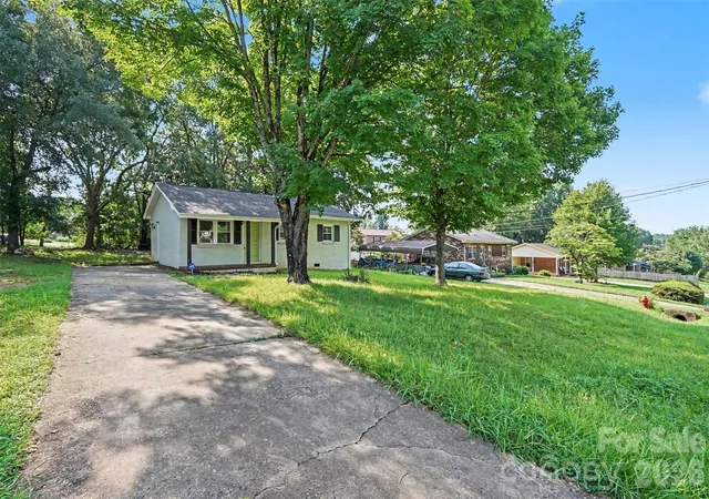 2nd image of 1328 Newton St, Shelby, NC 28150 | MLS# 4409667