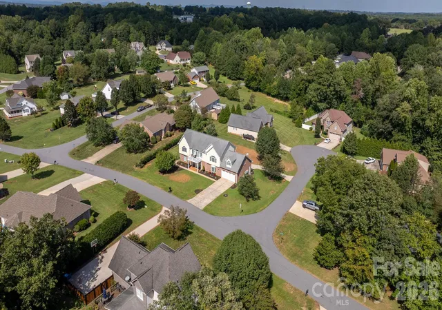 Photo 2 of Single family home for sale at 1360 Sweet Briar Ln, Hickory, NC 28602 | MLS# 4409678 | Listing updated on 2026-09-12