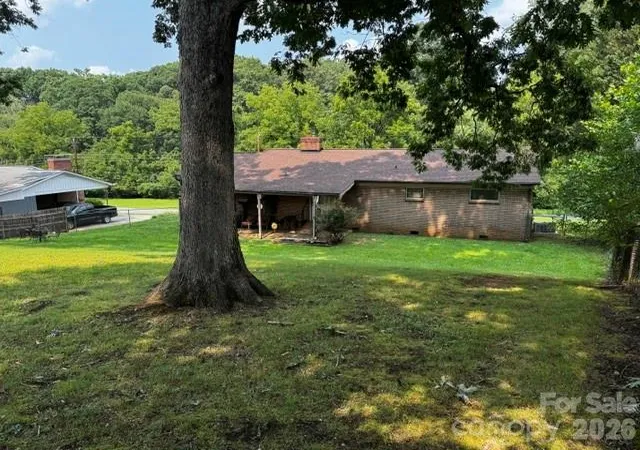 Photo 4 of Single family home for sale at 529 10th Street Pl NW, Hickory, NC 28601 | MLS# 4409679 | Listing updated on 2026-09-03