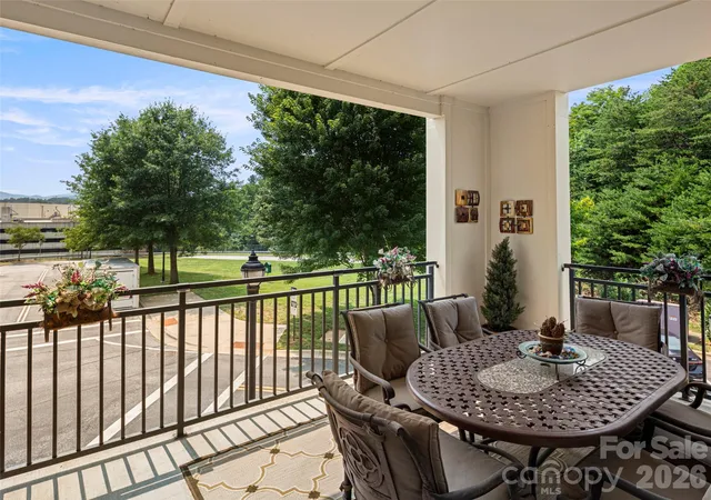 3rd image of 5 Farleigh St, Asheville, NC 28803