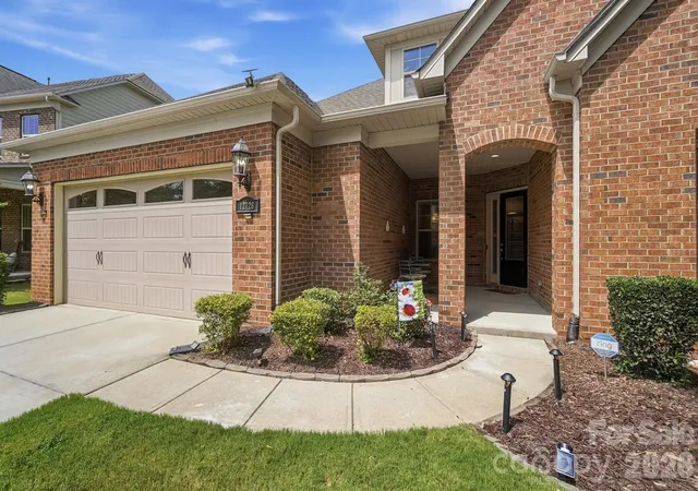 2nd image of 12726 Rusty Blackbird Wy, Charlotte, NC 28278 | MLS# 4409710