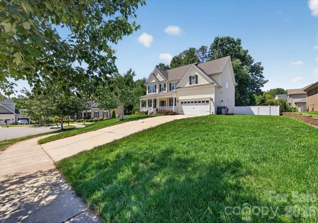 Photo 3 of Single family home for sale at 108 Timberfalls Ct, Mooresville, NC 28115 | MLS# 4409713 | Listing updated on 2026-09-11