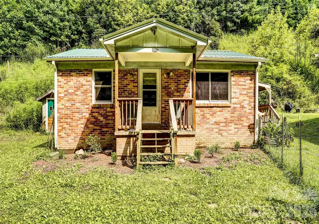 Photo 1 of Single family home for sale at 1213 Roaring Frk Rd, Mars Hill, NC 28754 | MLS# 4409716 | Listing updated on 2026-08-30