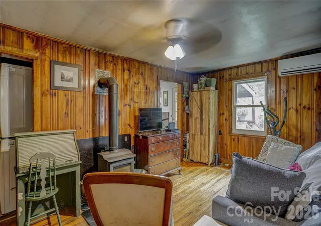Photo 2 of Single family home for sale at 1213 Roaring Frk Rd, Mars Hill, NC 28754 | MLS# 4409716 | Listing updated on 2026-08-30