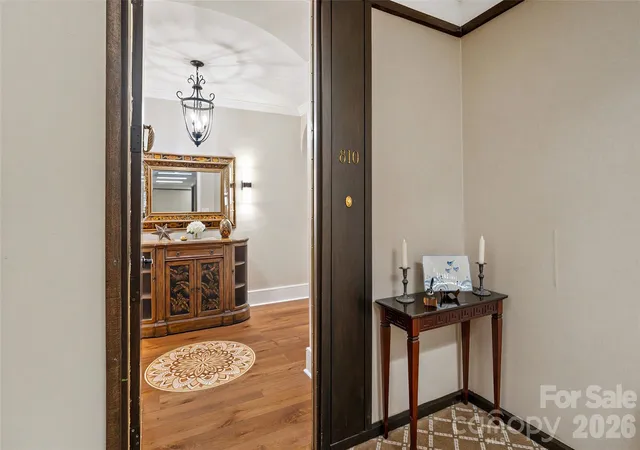 Listing Photo 5 - Condo for sale in building located at 810 Cherokee Rd, Charlotte, NC 28207
