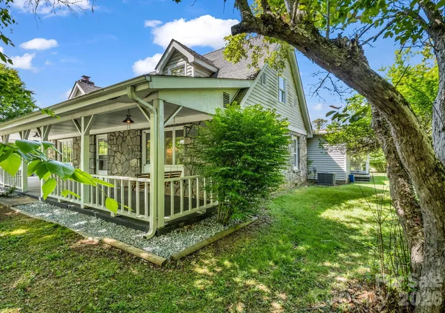 3rd image of 363 Etowah School Rd #1, Hendersonville, NC 28739 | MLS# 4409741