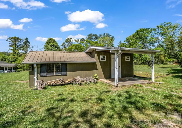 38th image of 363 Etowah School Rd #1, Hendersonville, NC 28739 | MLS# 4409741