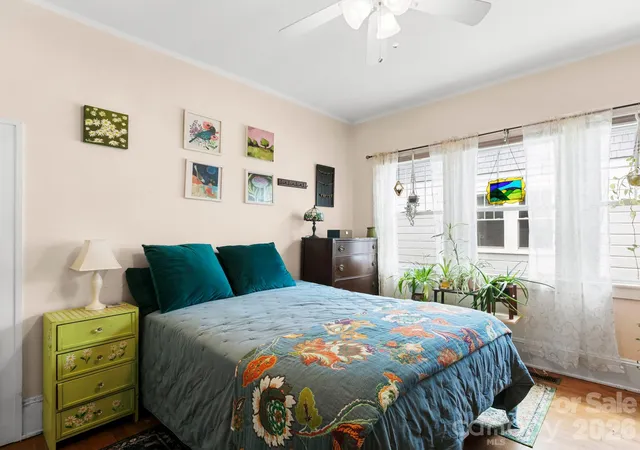 Photo 3 of Single family home for sale at 27 Warwick Rd, Asheville, NC 28803 | MLS# 4409749 | Listing updated on 2026-09-30