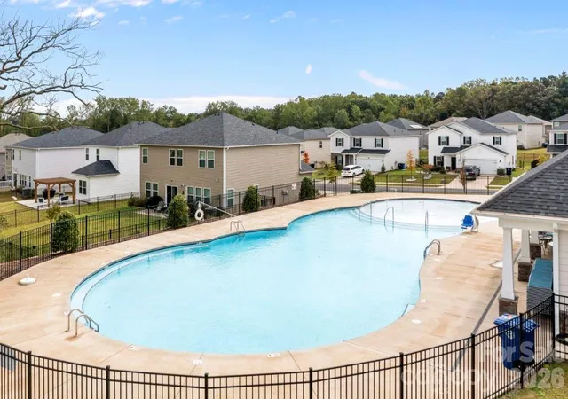 Photo 3 of Single family home for sale at 160 Shepherds Landing Dr, Mooresville, NC 28115 | MLS# 4409755 | Listing updated on 2026-09-23