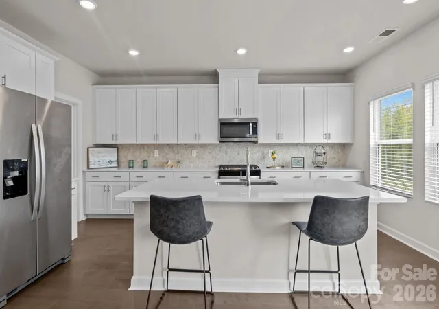 Photo 3 of Single family home for sale at 160 Shepherds Landing Dr, Mooresville, NC 28115 | MLS# 4409755 | Listing updated on 2026-09-23