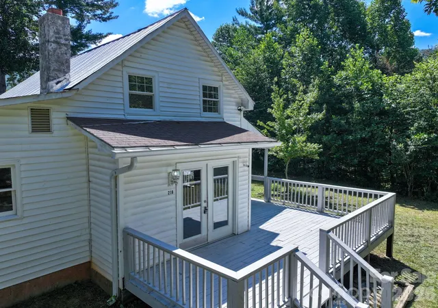 Photo 2 of Single family home for sale at 218 Garland Buchanan Rd, Sylva, NC 28779 | MLS# 4409774 | Listing updated on 2026-09-03