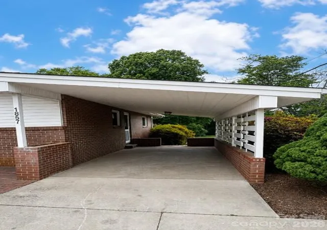 4th image of 1857 8Th Street Dr Ne, Hickory, NC 28601 | MLS# 4409790