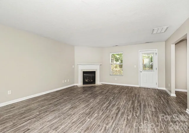4th image of 3219 Decapolis Dr, Charlotte, NC 28215 | MLS# 4409794