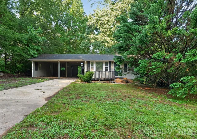 2nd image of 607 Texas Trl, Dallas, NC 28034 | MLS# 4409810