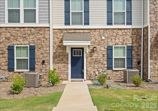 Photo 2 of Townhouse for sale at 1725 Aspire St, Charlotte, NC 28262 | MLS# 4409811 | Listing updated on 2026-09-12