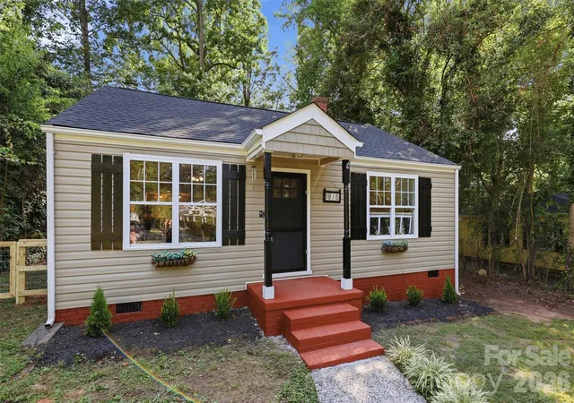 Photo 3 of Single family home for sale at 1815 Arnold Dr, Charlotte, NC 28205 | MLS# 4409819 | Listing updated on 2026-10-05