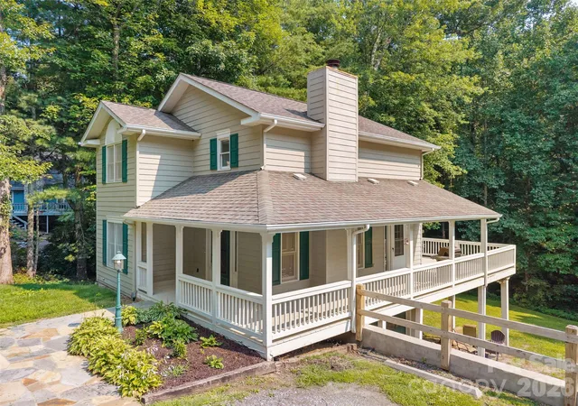 2nd image of 218 Junaluska Oaks Dr, Waynesville, NC 28786 | MLS# 4409822