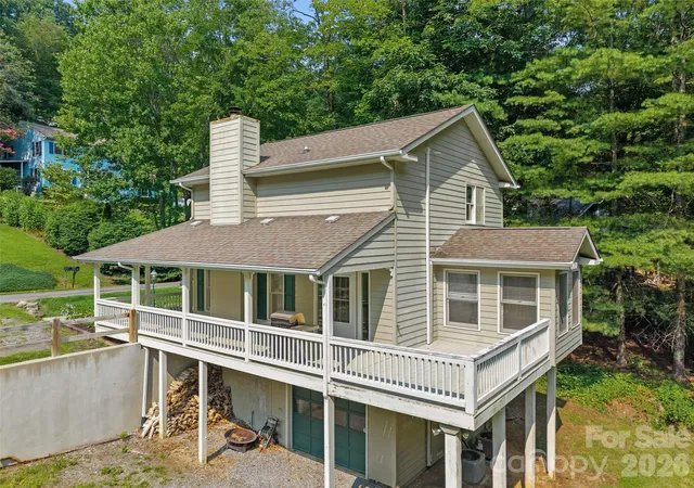 3rd image of 218 Junaluska Oaks Dr, Waynesville, NC 28786 | MLS# 4409822