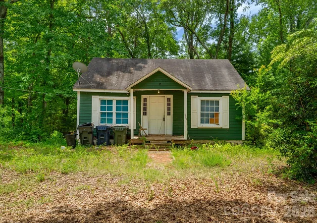 Photo 3 of Single family home for sale at 14002 Nc Hwy 73, Huntersville, NC 28078 | MLS# 4409823 | Listing updated on 2026-08-13