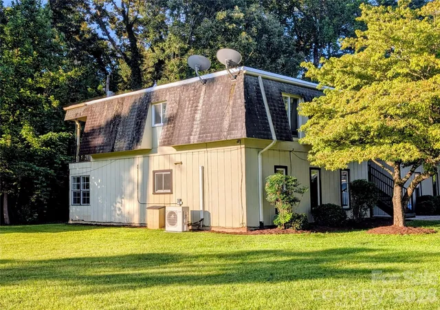 2nd image of 75 Jolly Ln #D4, Hendersonville, NC 28739 | MLS# 4409830