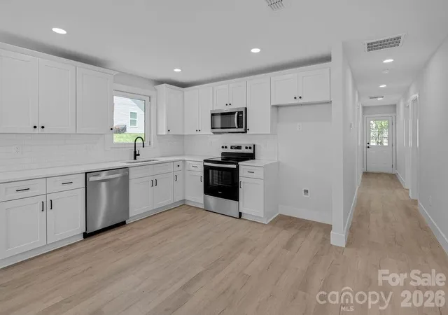 Photo 3 of Single family home for sale at 510 E 2nd Avenue, Gastonia, NC 28054 | MLS# 4409848 | Listing updated on 2026-09-01