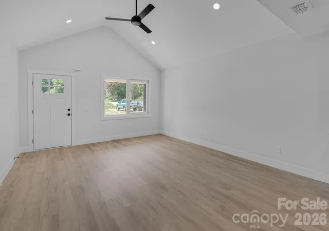 Photo 4 of Single family home for sale at 510 E 2nd Avenue, Gastonia, NC 28054 | MLS# 4409848 | Listing updated on 2026-09-01
