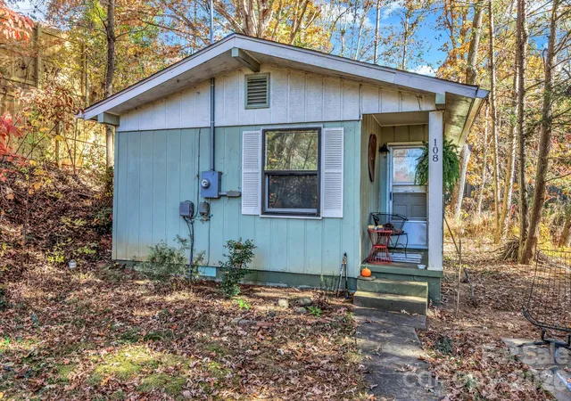 15th image of 108 Hidden Pond Ln, Asheville, NC 28804 | MLS# 4409875