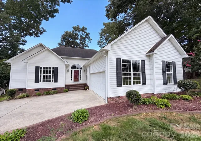 Photo 2 of Single family home for sale at 2160 Brantley Crk Dr, Kannapolis, NC 28083 | MLS# 4409885 | Listing updated on 2026-08-13