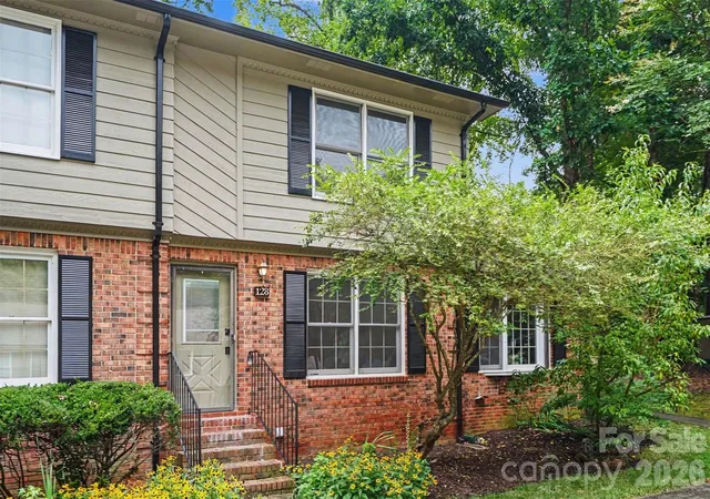 1st image of 128 Ashbrook Dr, Fort Mill, SC 29715 | MLS# 4409887