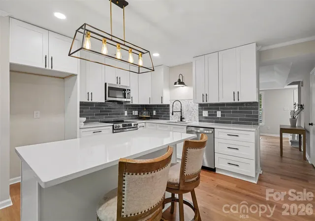 3rd image of 128 Ashbrook Dr, Fort Mill, SC 29715 | MLS# 4409887