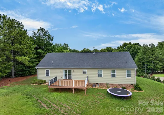 Photo 3 of Single family home for sale at 8 Waterford Ct, Granite Falls, NC 28630 | MLS# 4409898 | Listing updated on 2026-08-26