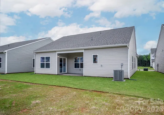 3rd image of 8122 Cravat Ct, Charlotte, NC 28215 | MLS# 4409920